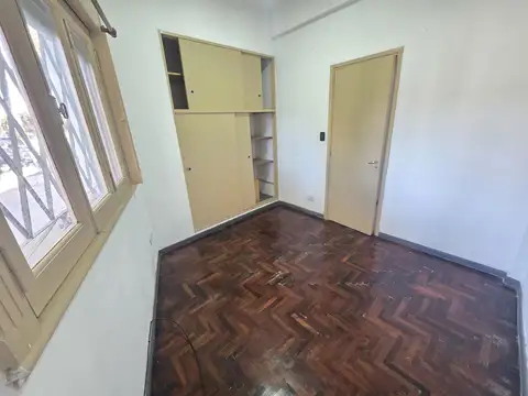 Depto Tipo Casa en Venta en Parque Chacabuco, USD 89.000