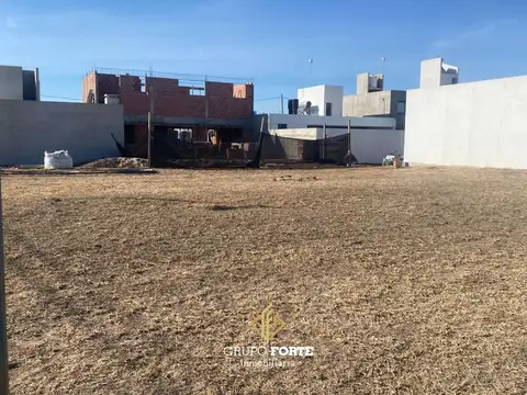 LOTE EN QUEBRADAS DE MANANTIALES - APTO DUPLEX  