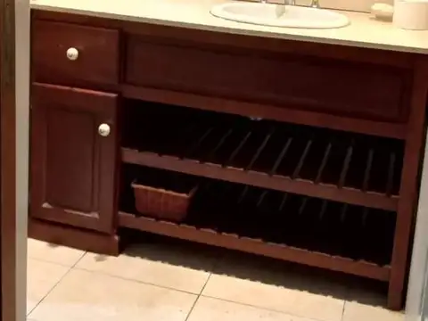 Casa 8 ambientes con 4 baños
