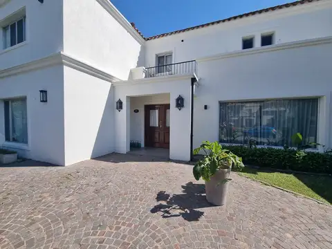 Casa en Alquiler Temporal en La Alameda 4 dormitorios, Nordelta 100