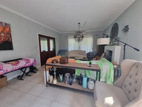 Casa 7 ambientes con 4 baños