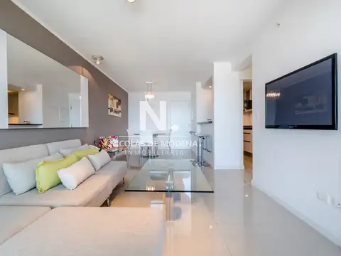 Apartamento de 2 Dormitorios en Playa Brava con Vista al Mar - Venta