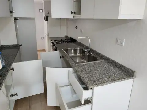 Departamento AMPLIO TOTALMENTE REFACCIONADO  