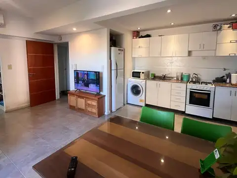 DEPTO DOS AMBIENTES EN EL CENTRO DE REMEDIOS DE ESCALADA - Iberlucea al 4400
