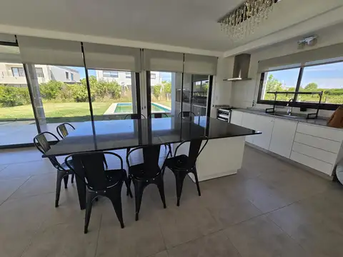 Casa en Alquiler en Puertos, USD 2.000