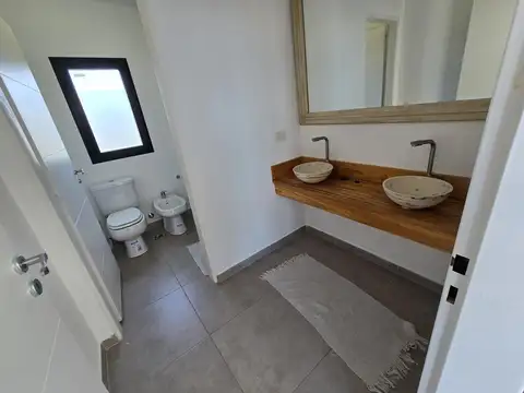 Casa en Alquiler al Sureste