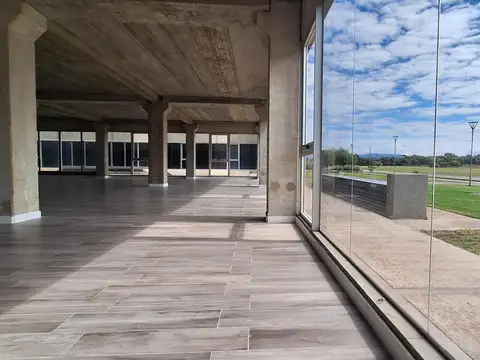 Oficina Monoambiente con 14 baños