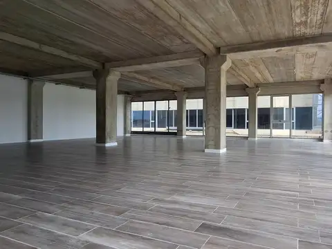 Oficina 3 ambientes con 14 baños