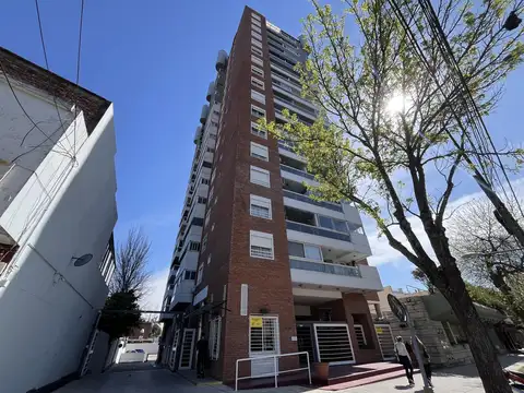 Av. Centenario al 1600