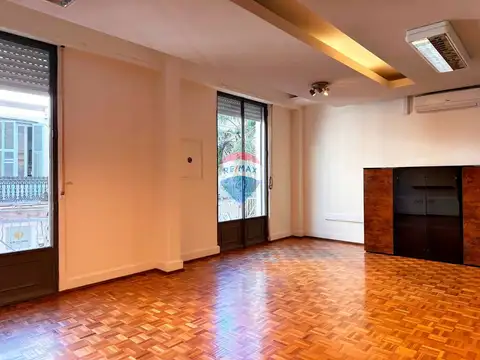 Oficina en Alquiler en Ciudad Vieja, USD 1.950