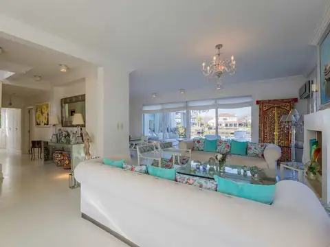 INCREIBLE CASA AL AGUA LA ALAMEDA 4 DORMITORIOS