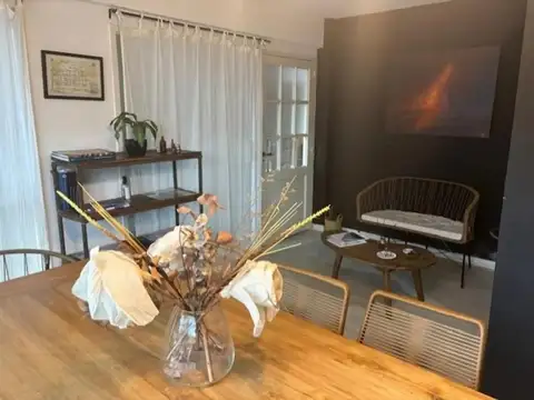 EXCELENTE OFICINA AL FRENTE - PLANTA BAJA