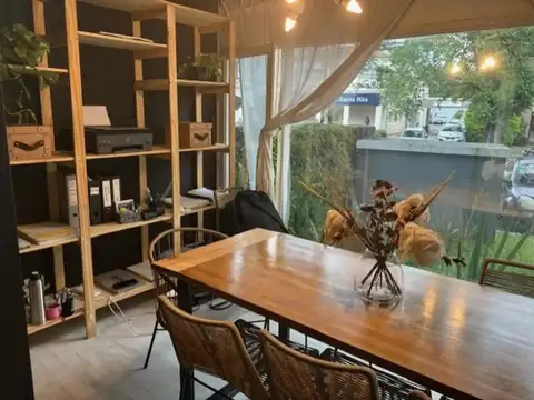 EXCELENTE OFICINA AL FRENTE - PLANTA BAJA