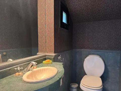 Casa 5 ambientes con 3 baños