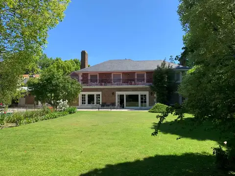 CASA EN VENTA EN ACASSUSO