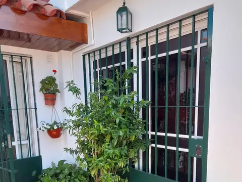 Depto Tipo Casa en Alquiler de 5 ambientes