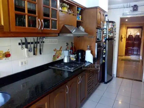 Casa 4 ambientes con 4 baños