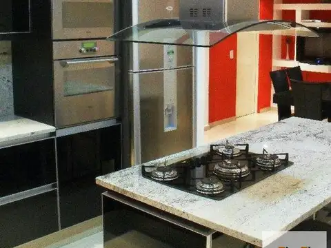 Casa en venta - 6 Dormitorios 4 Baños - 400Mts2 - Villa José León Suárez, General San Martín