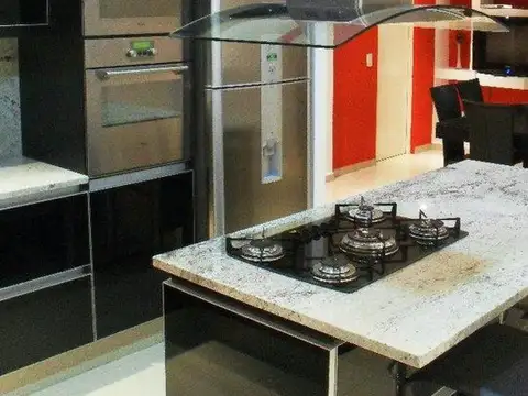 Casa en venta - 6 Dormitorios 4 Baños - 400Mts2 - Villa José León Suárez, General San Martín