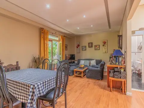 PH . FRENTE . BALCÓN Y TERRAZA PROPIA. SIN EXPENSAS