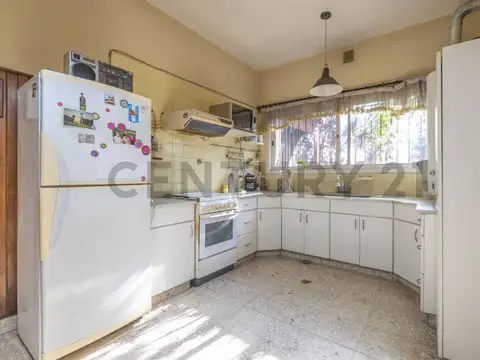 Venta Casa 3 dormitorios con patio y cochera - Barrio Santa Rita, San Isidro