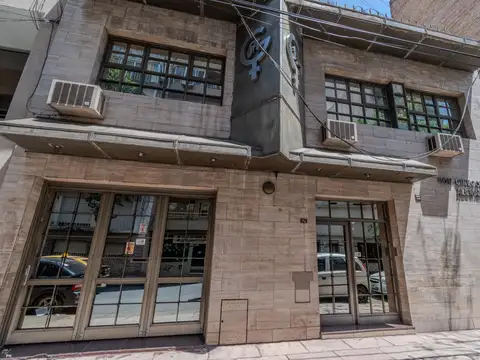 CASA EN VENTA USO COMERCIAL Y/O PROFESIONAL 