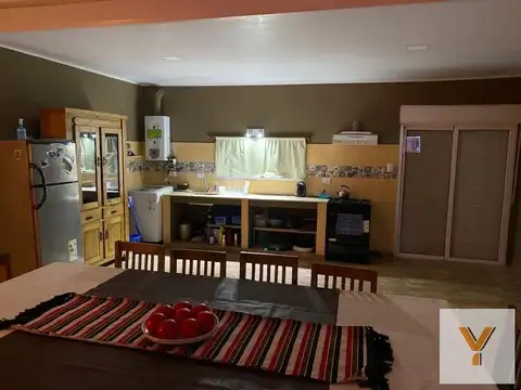 Casa 4 ambientes con 2 baños