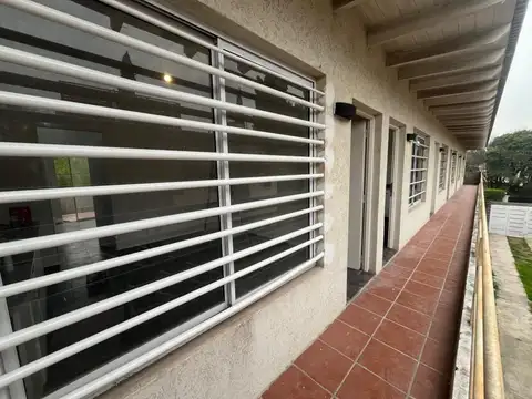 Av. Arturo Illia 12100