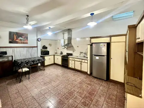 VENTA LINIERS CASA 4 AMB. COCHERA PATIO TERRAZA