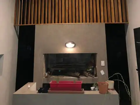 Casa en Alquiler Temporal con 1 cochera