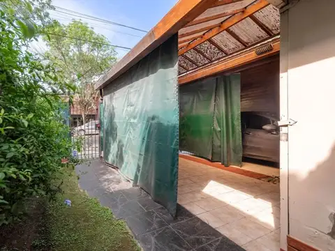 Casa 5 ambientes con 2 baños