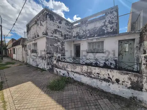 Oportunidad en Barrio Industrial, Casa 2 dormitorios