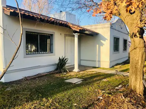 Casa en venta  en Carlos Keen 