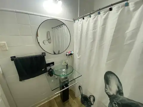 Hernandarias al 500. Casa en La Boca.