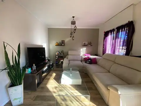 Casa 7 ambientes con 3 baños