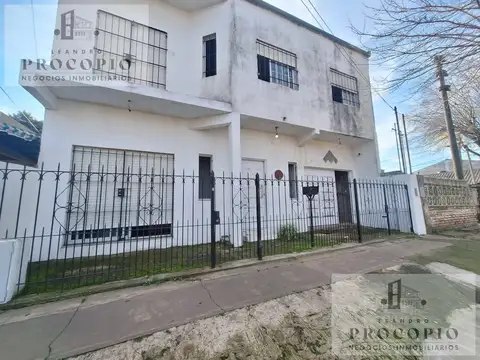 Casa multifamiliar en venta en Ituzaingó Norte