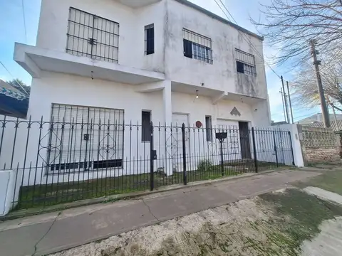Casa multifamiliar en venta en Ituzaingó Norte