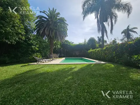 Casa 5 ambientes con 4 baños