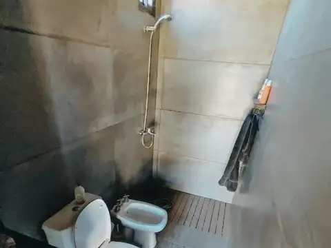 CASA UN DORMITORIO CON PILETA Y QUINCHO