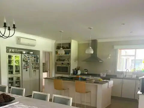 Casa en Venta en Club Miralagos, USD 320.000