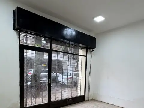 Local en Alquiler en Flores, $ 900.000