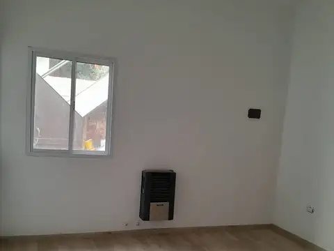 Depto Tipo Casa 2 ambientes con 1 baño