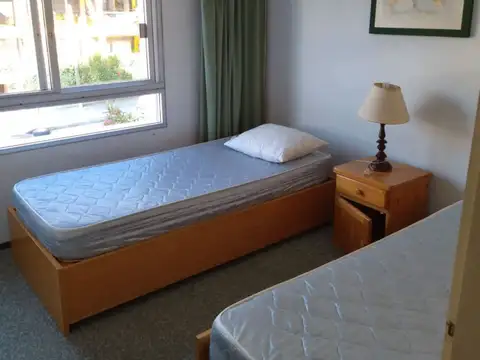 Apartamento en Alquiler de 2 dormitorios en Edificio Consul , Península , Punta del este