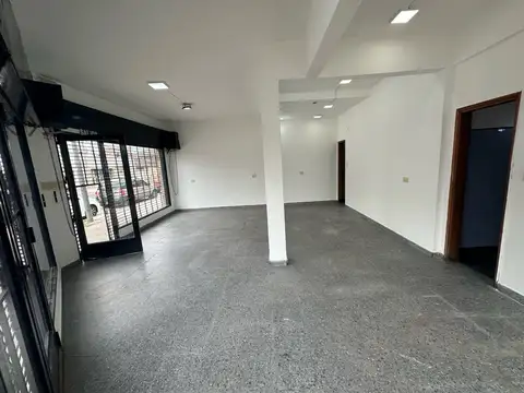Santa Fe 5004 - Local En Esquina De 60 M2 En Alquiler - Rosario, Belgrano