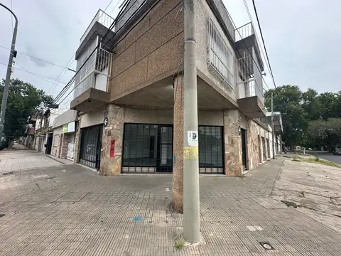 Santa Fe 5004 - Local En Esquina De 60 M2 En Alquiler - Rosario, Belgrano