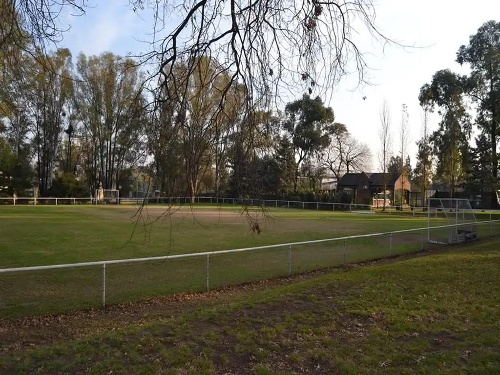 Actividades deportivas futbol, voley, paddle, tenis, hockey en San Carlos Country Club