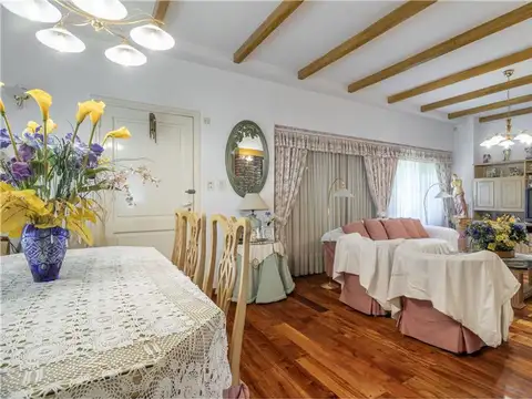 Quinta en Venta en Villa Luzuriaga, USD 350.000