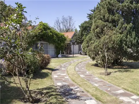 QUINTA -VENTA - VILLA LUZURIAGA- 3.200 m2