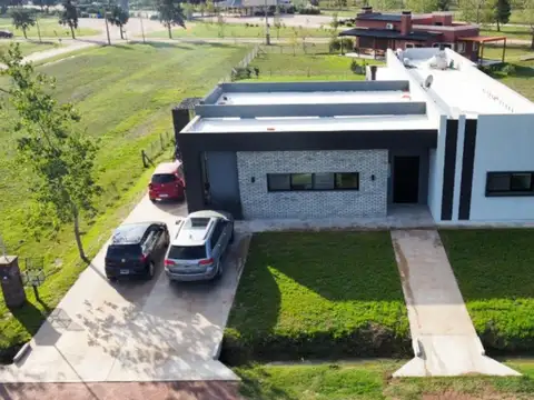 Casa 4 ambientes en venta en Fincas de San Vicente
