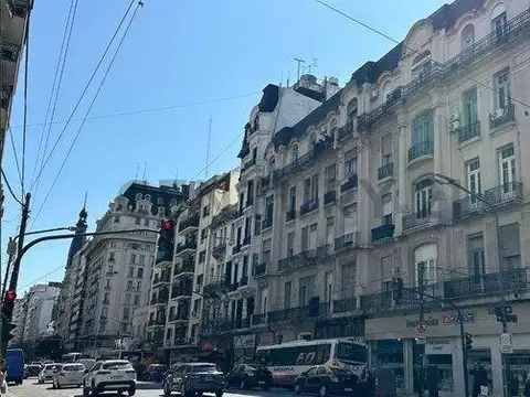 VENTA PISO A REFACCIONAR CALLAO 300. FINANCIA!